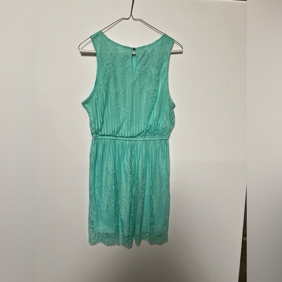 XHILARATION LACE PALE GREEN JR SIZE  M DRESS - Picture 3 of 8